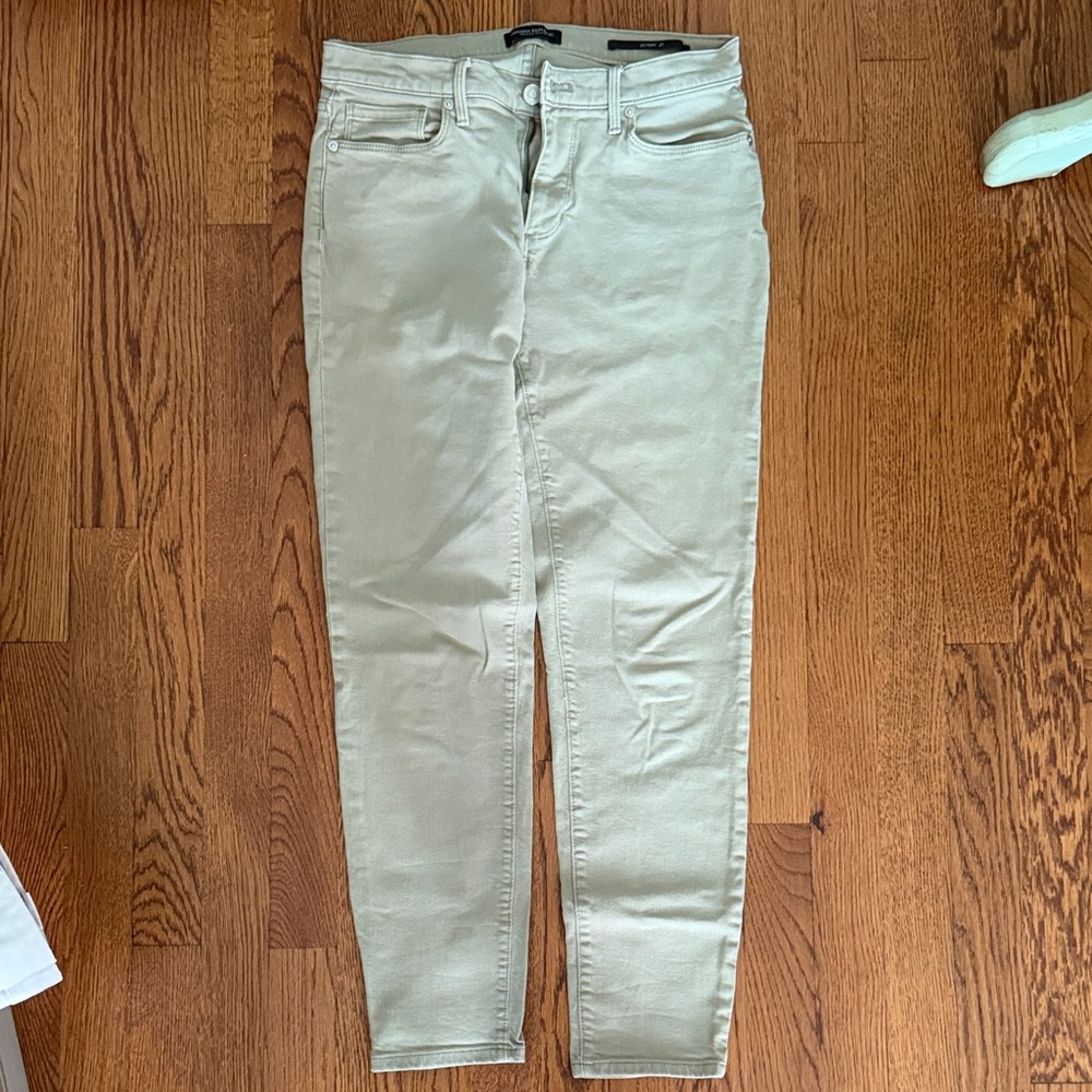 Banana Republic Women's Skinny Jeans in Light Sage